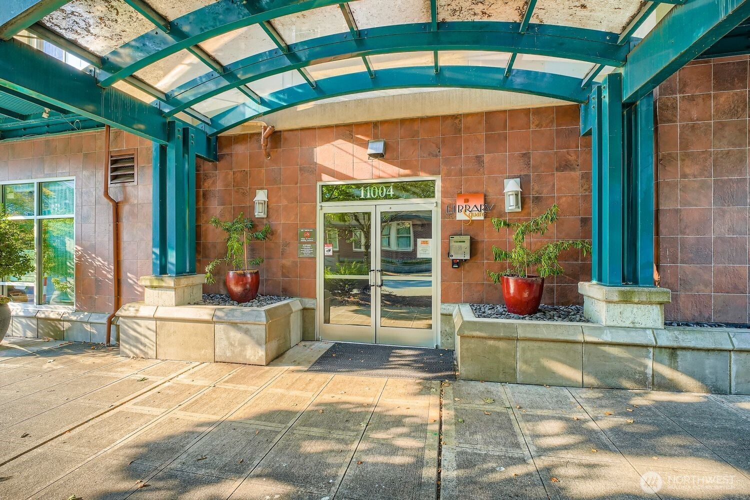 11004 NE 11th Street Unit: 406