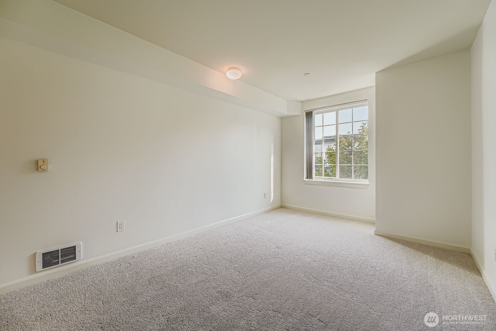 11004 NE 11th Street Unit: 406