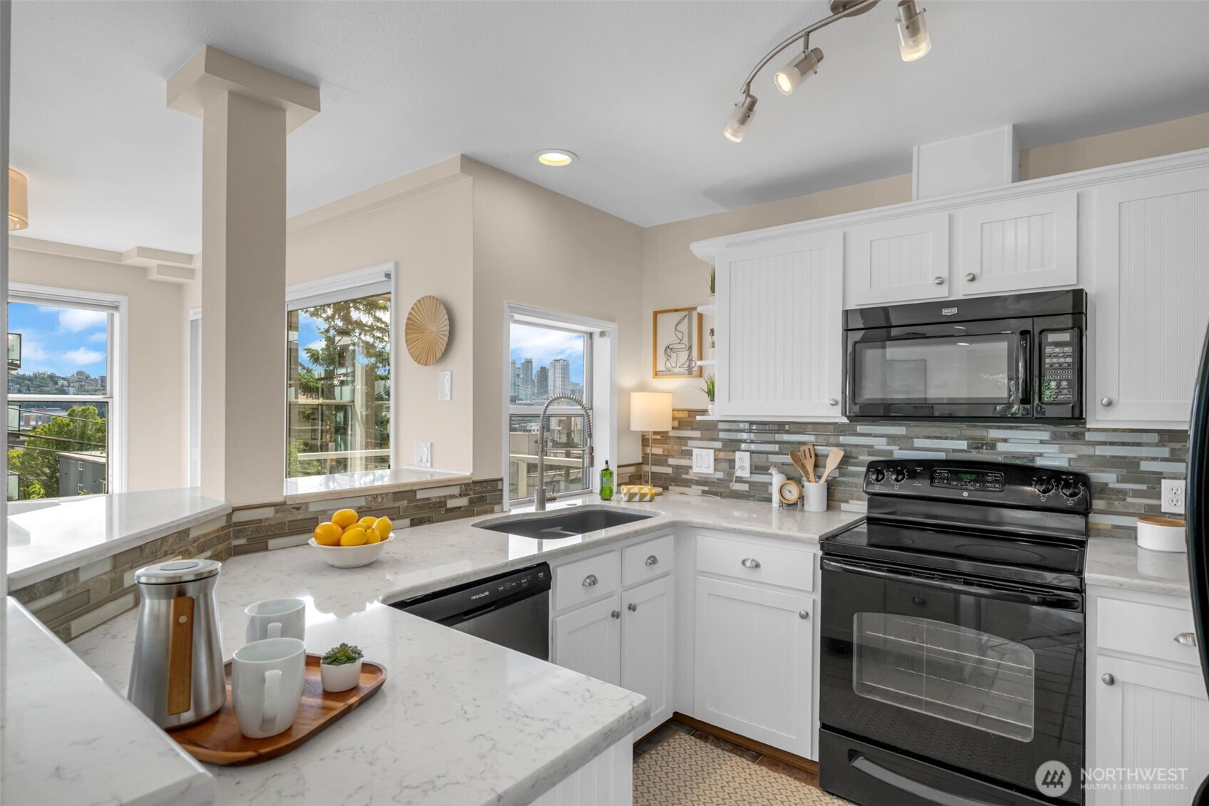 1011 5th Avenue N Unit: 201