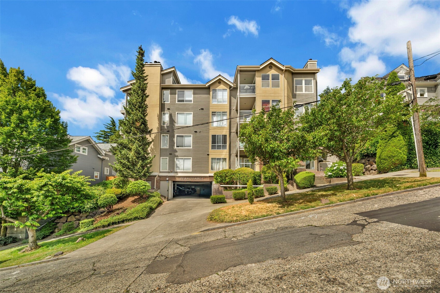 1011 5th Avenue N Unit: 201
