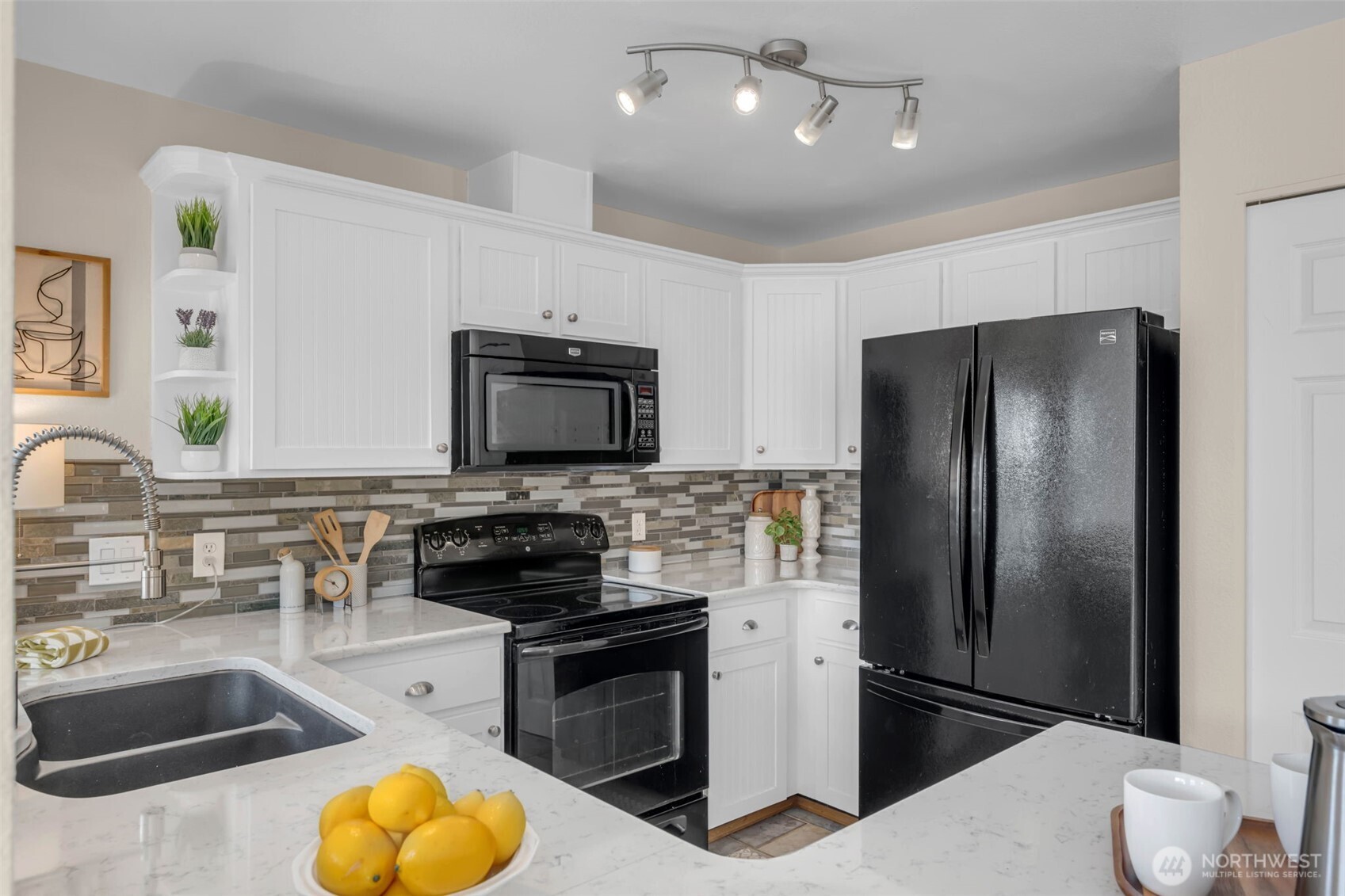 1011 5th Avenue N Unit: 201