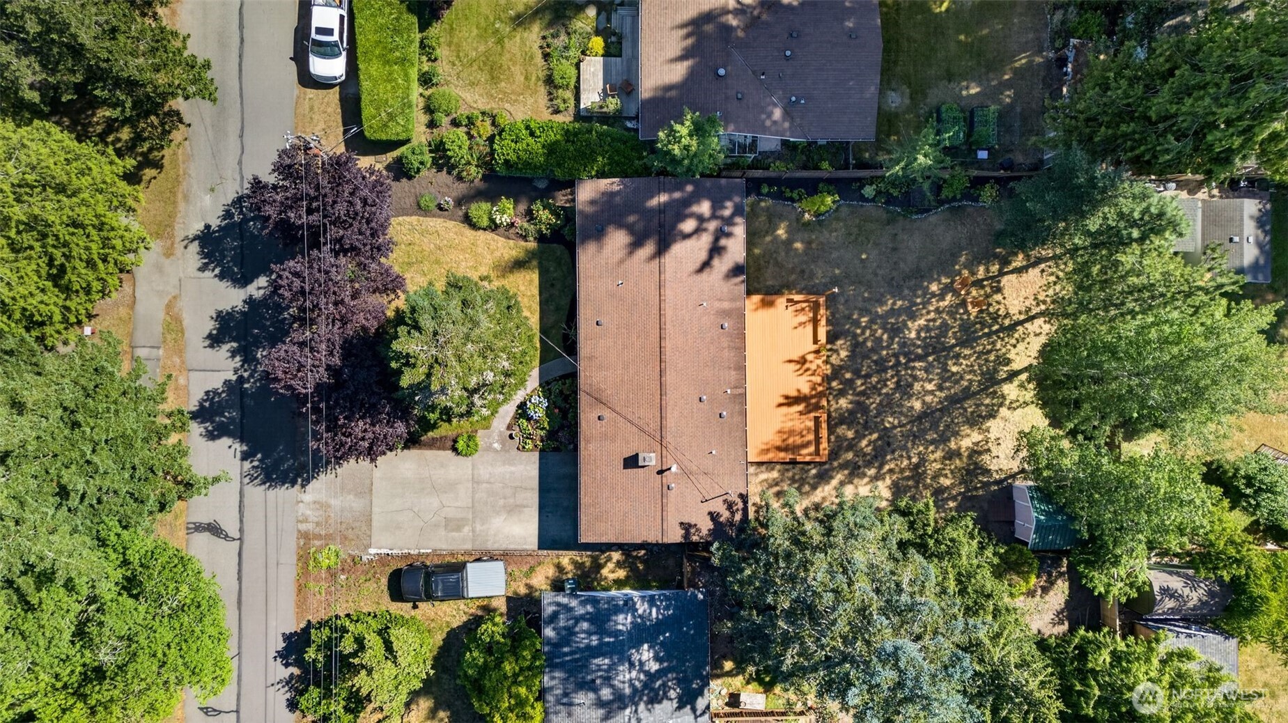 413 Thrasher Avenue NE