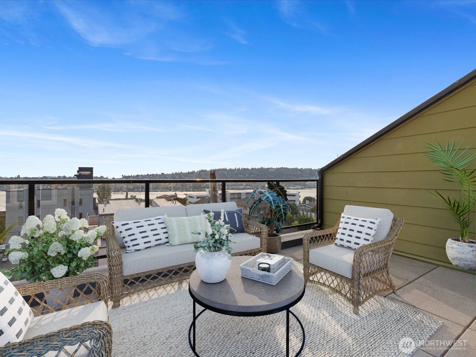 655 W Crockett Street Unit: A202
