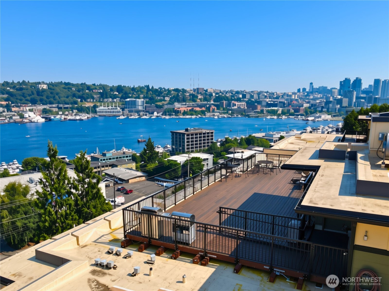 655 W Crockett Street Unit: A202
