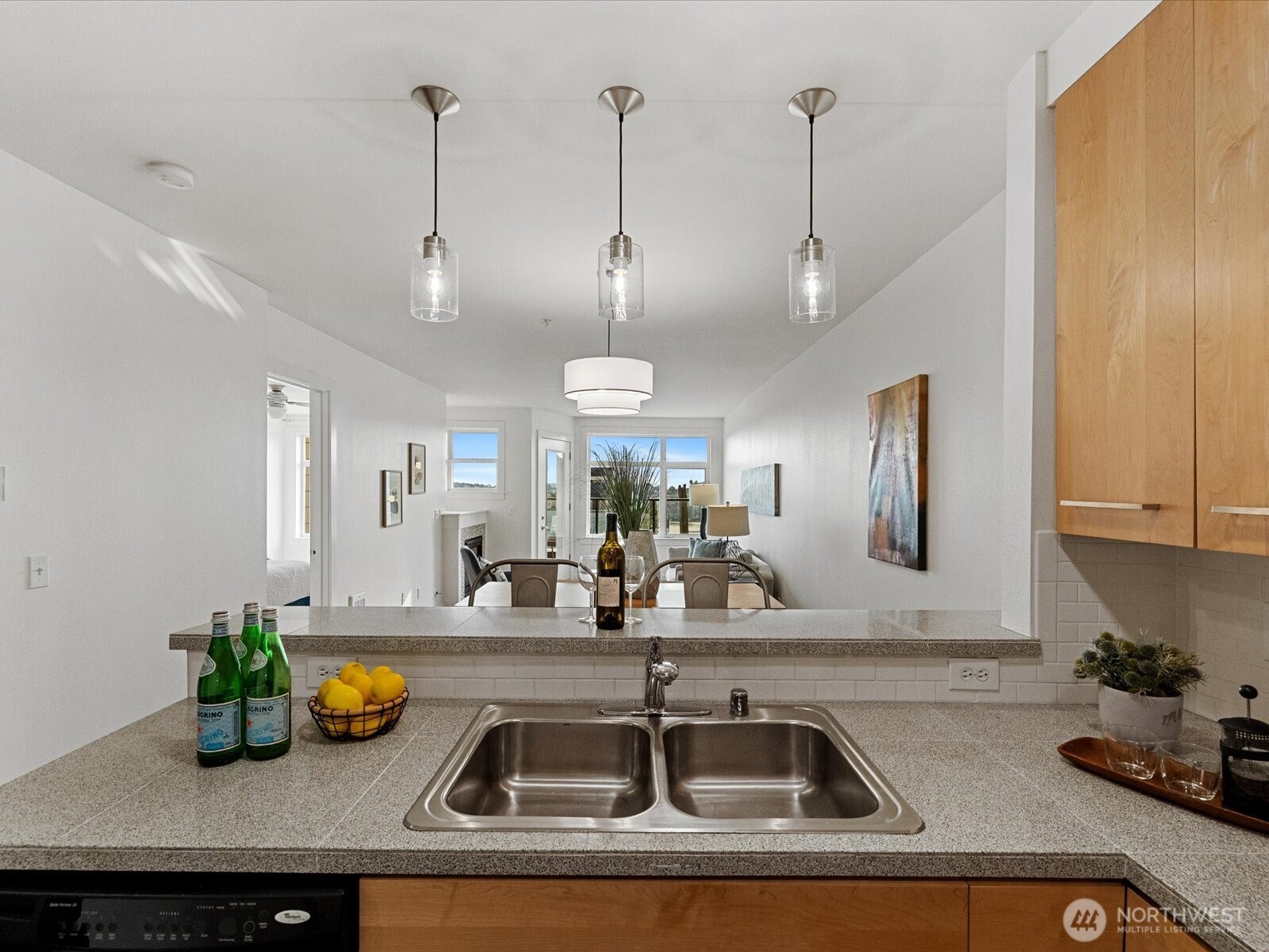 655 W Crockett Street Unit: A202