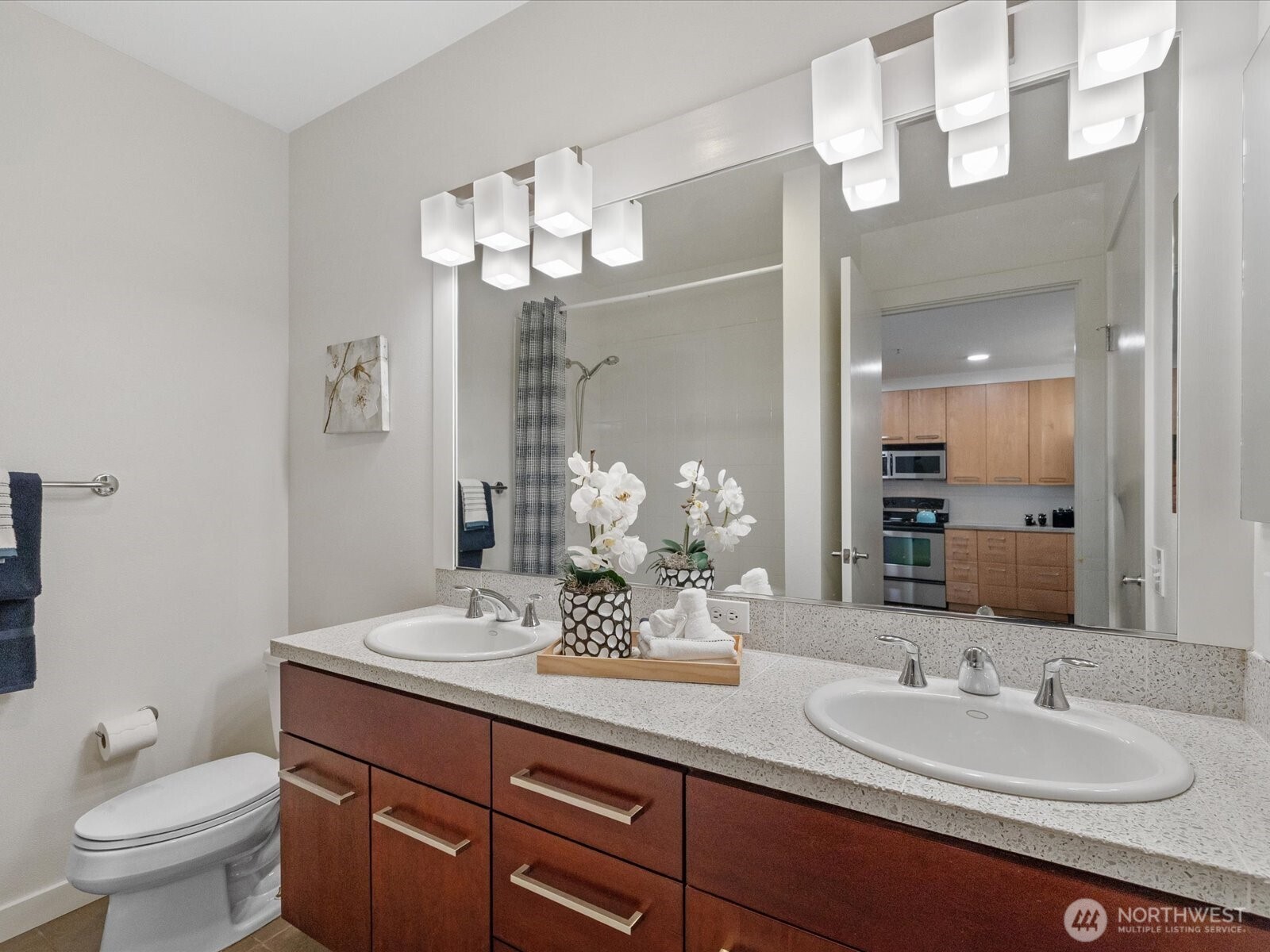 655 W Crockett Street Unit: A202