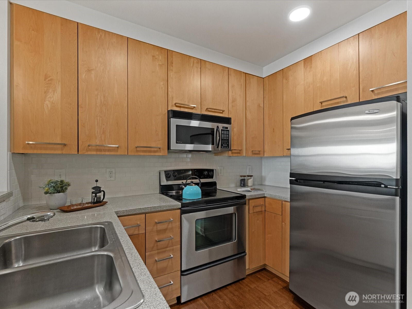 655 W Crockett Street Unit: A202
