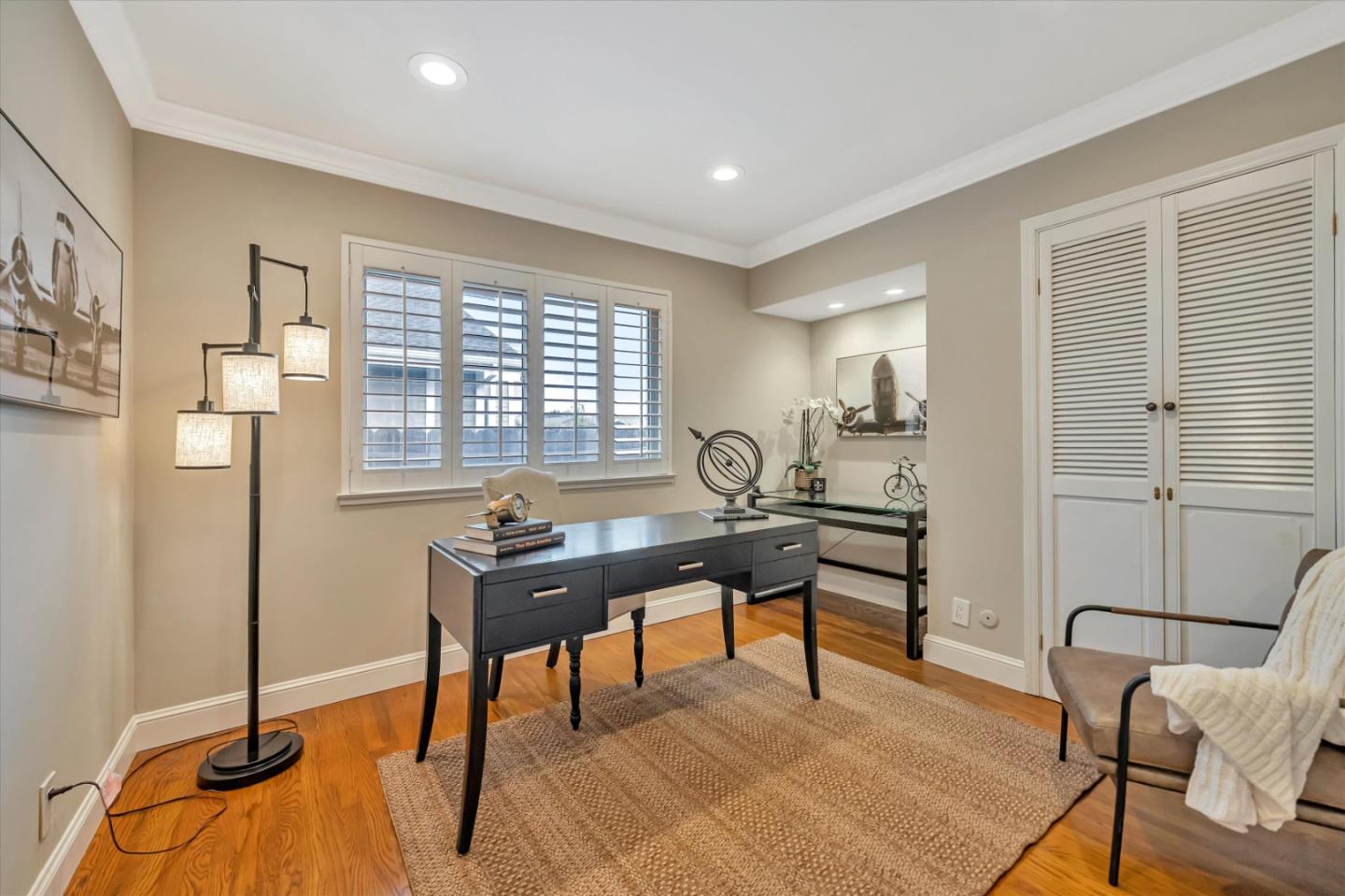 990 Laguna CIR