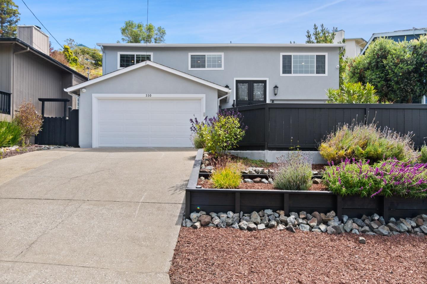 330 Avenue Portola