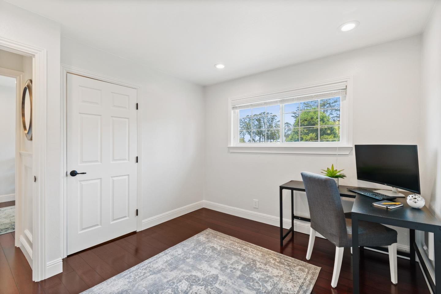 330 Avenue Portola
