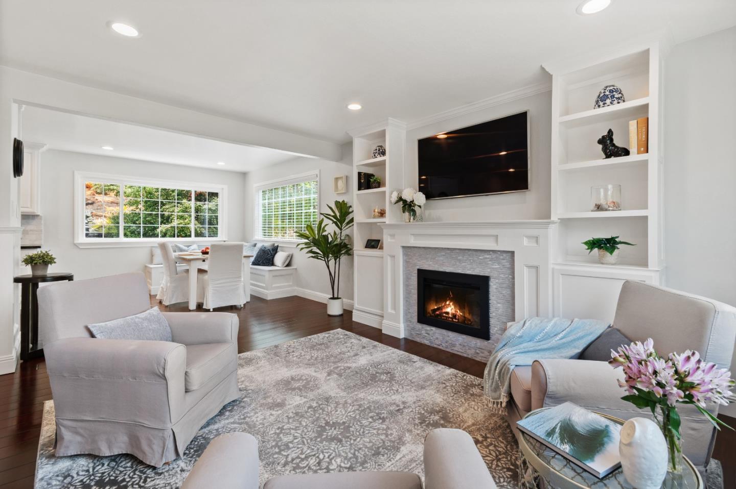 330 Avenue Portola