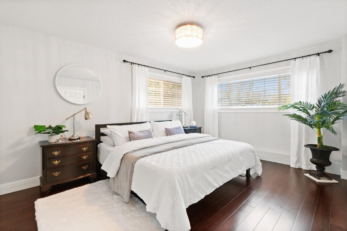 330 Avenue Portola