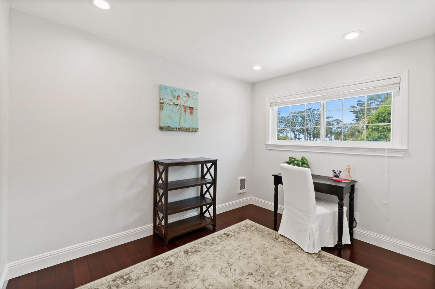 330 Avenue Portola