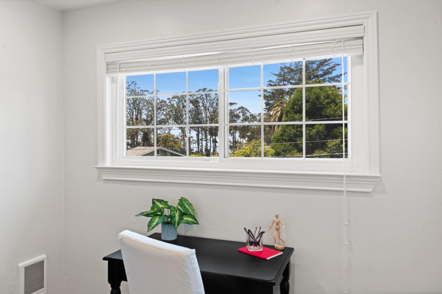 330 Avenue Portola