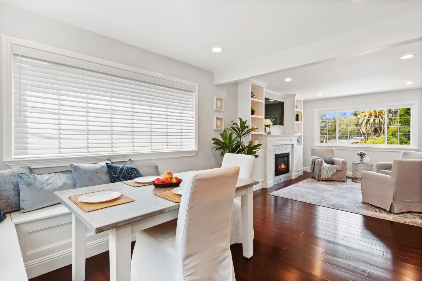 330 Avenue Portola