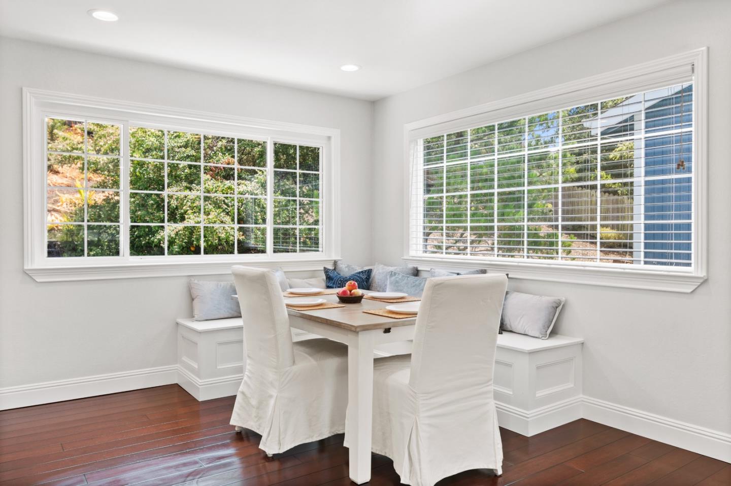 330 Avenue Portola