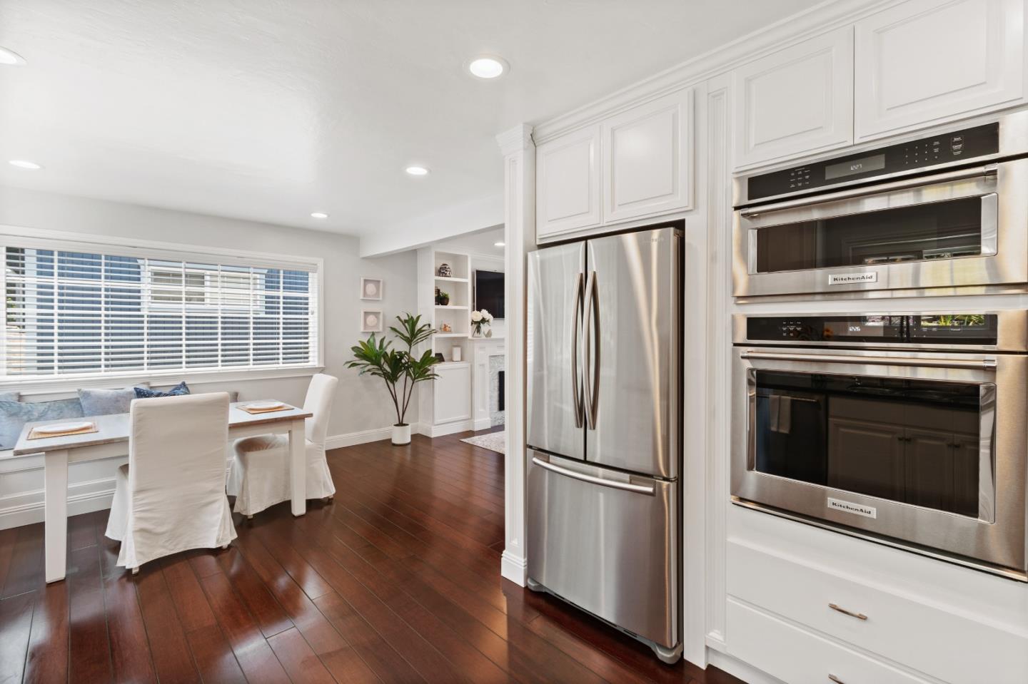 330 Avenue Portola
