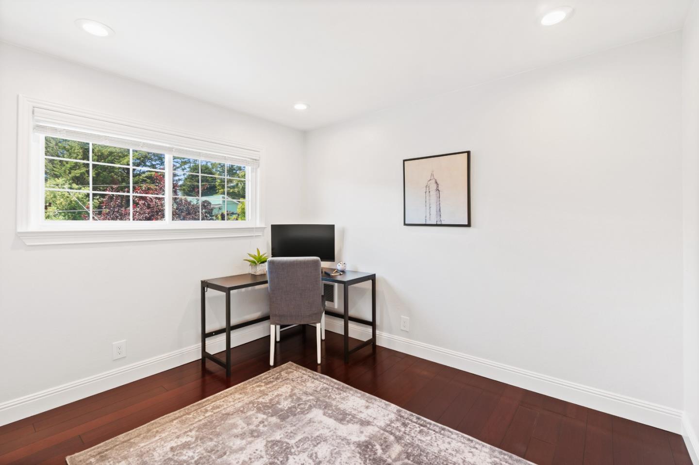 330 Avenue Portola