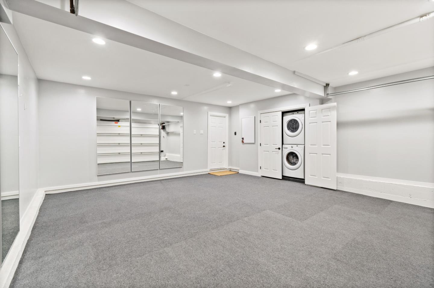 330 Avenue Portola