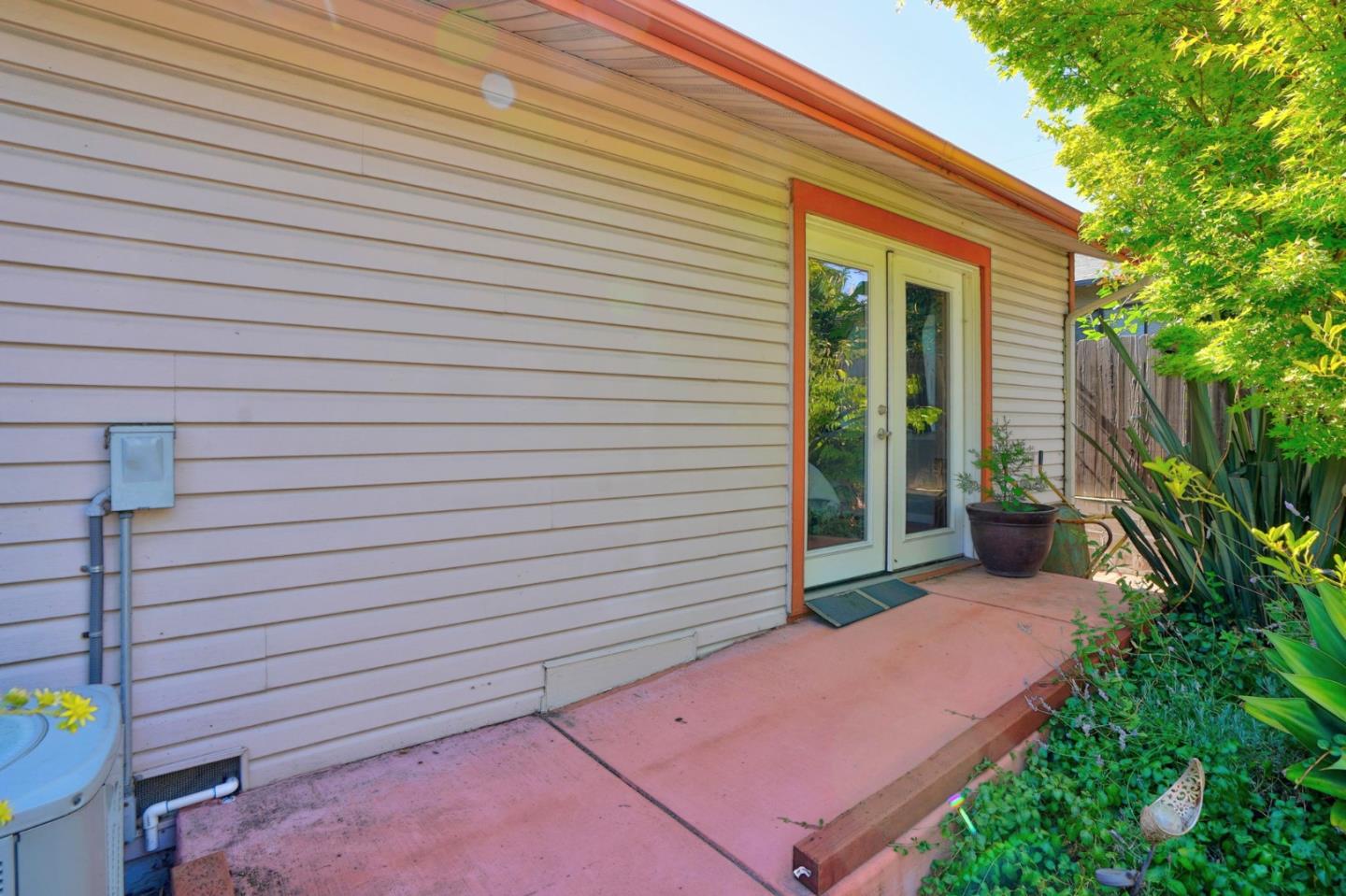 1412 Lassen Street