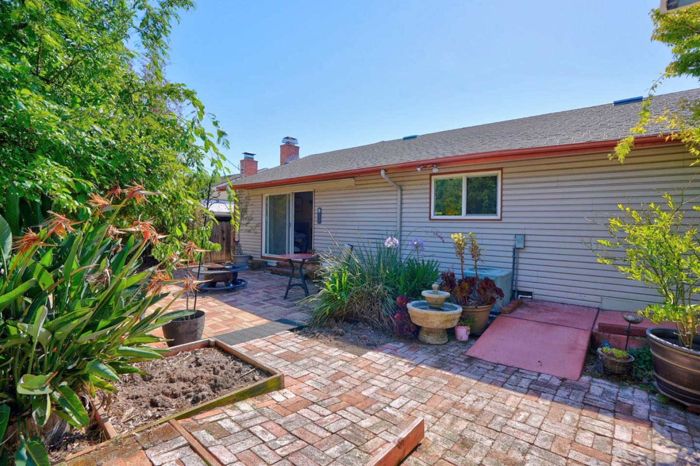 1412 Lassen Street