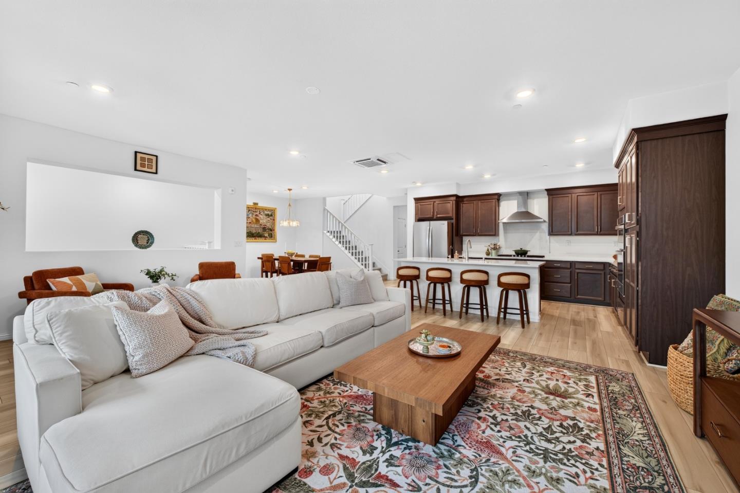 6810 Chroma Court