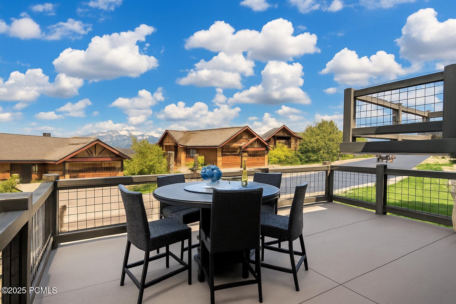 194 N Kings Peak Court