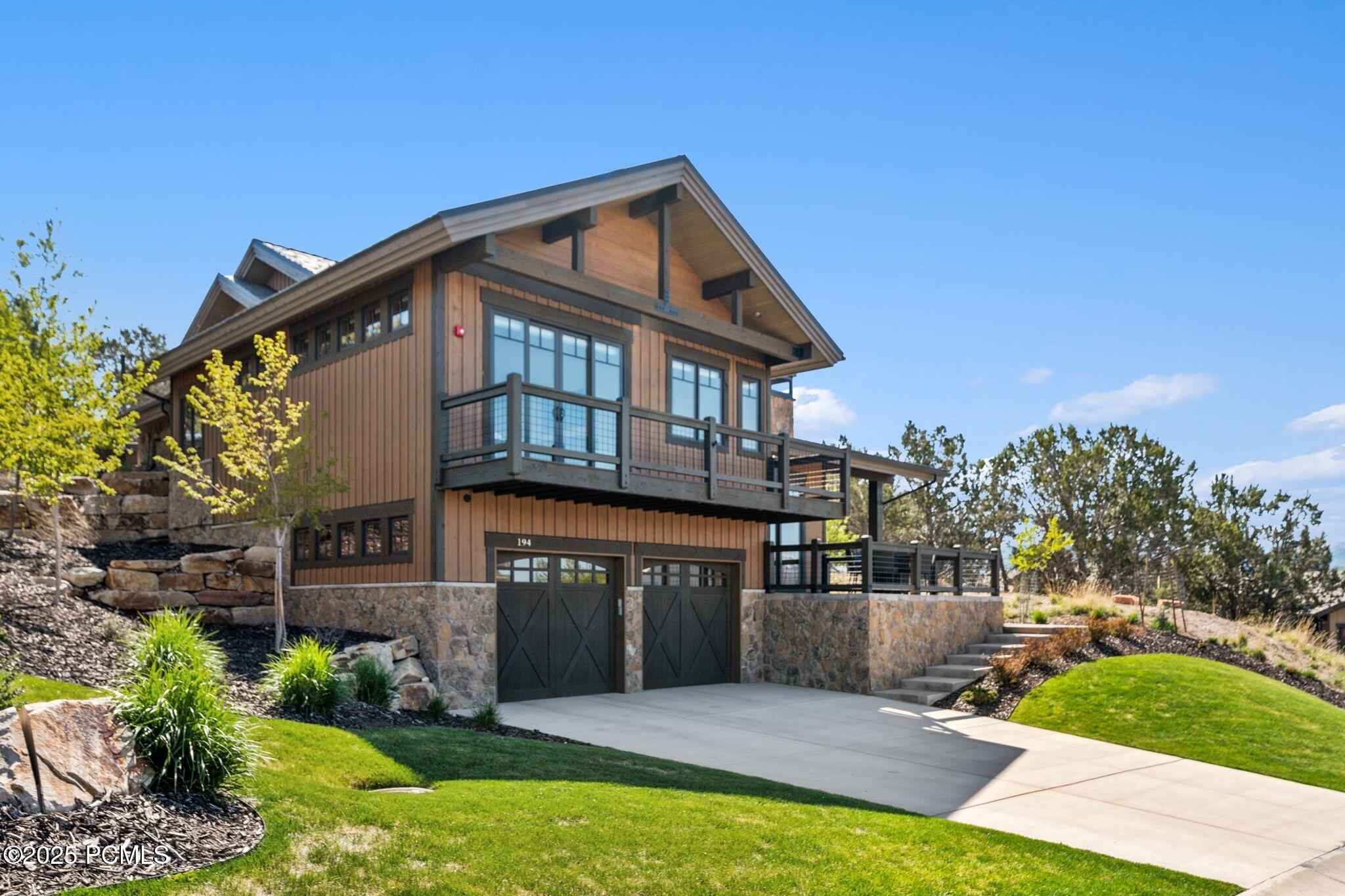 194 N Kings Peak Court