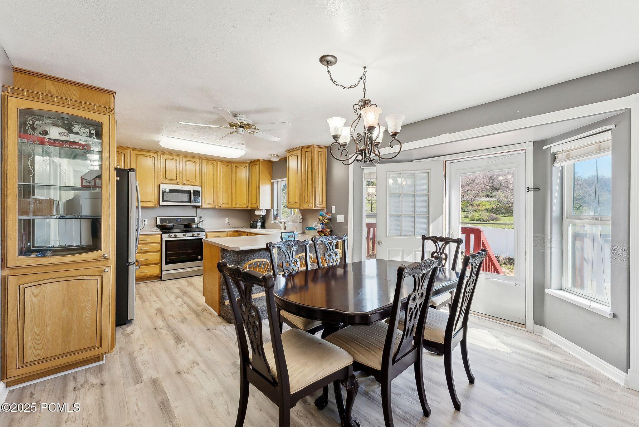 1228 E Oakridge Road