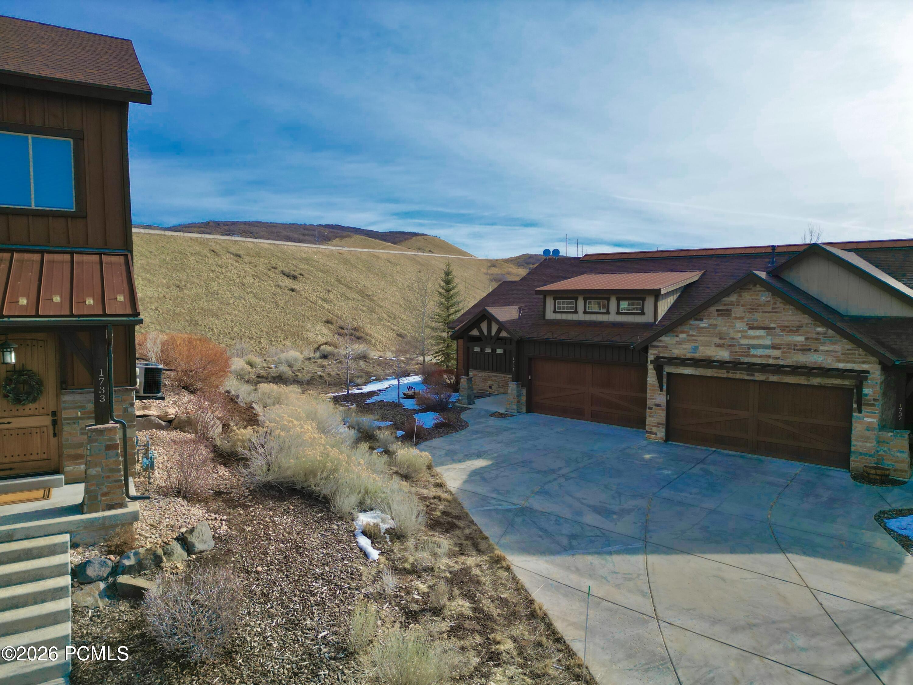 1735 E Viewside Circle