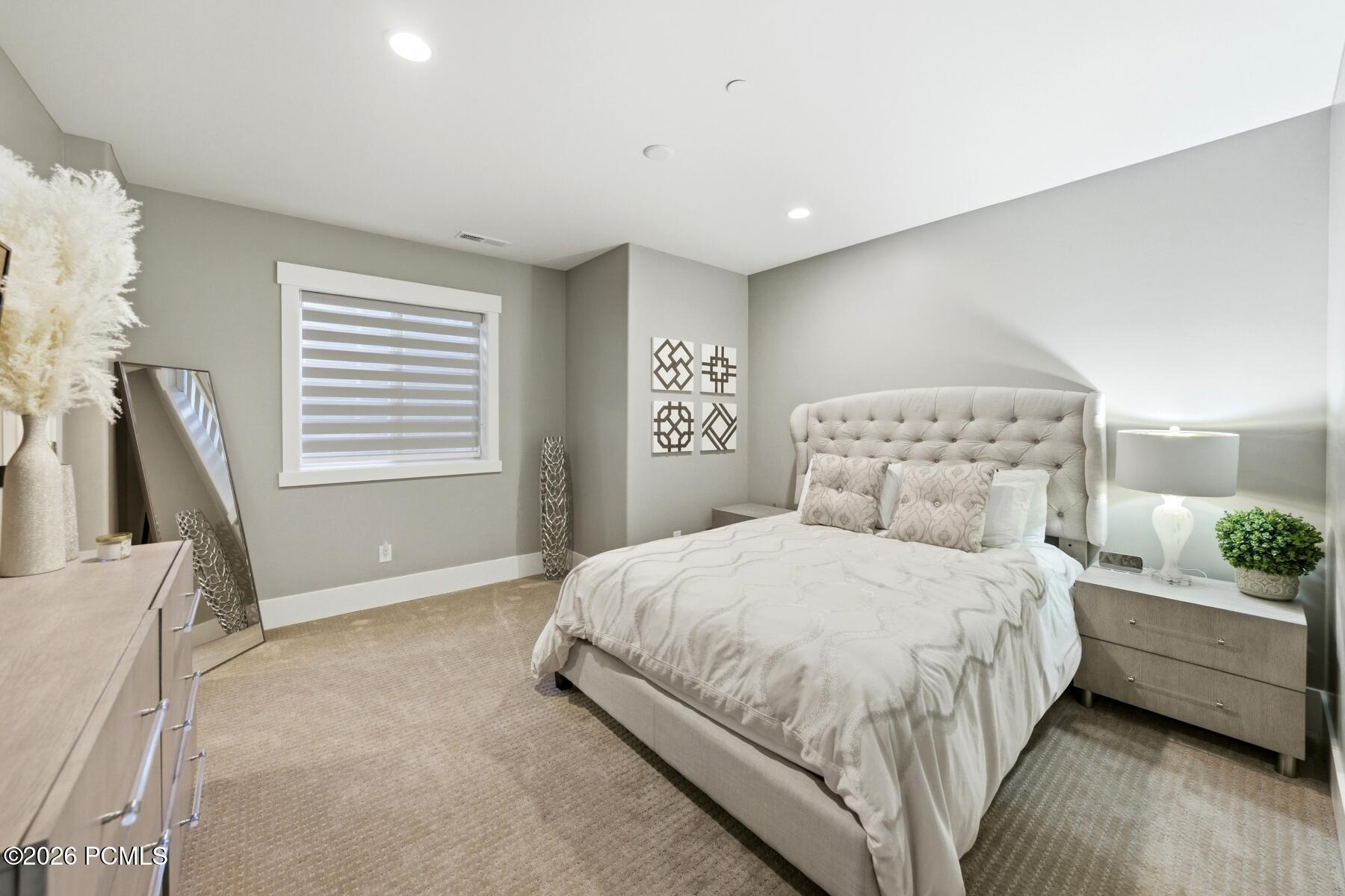 1735 E Viewside Circle