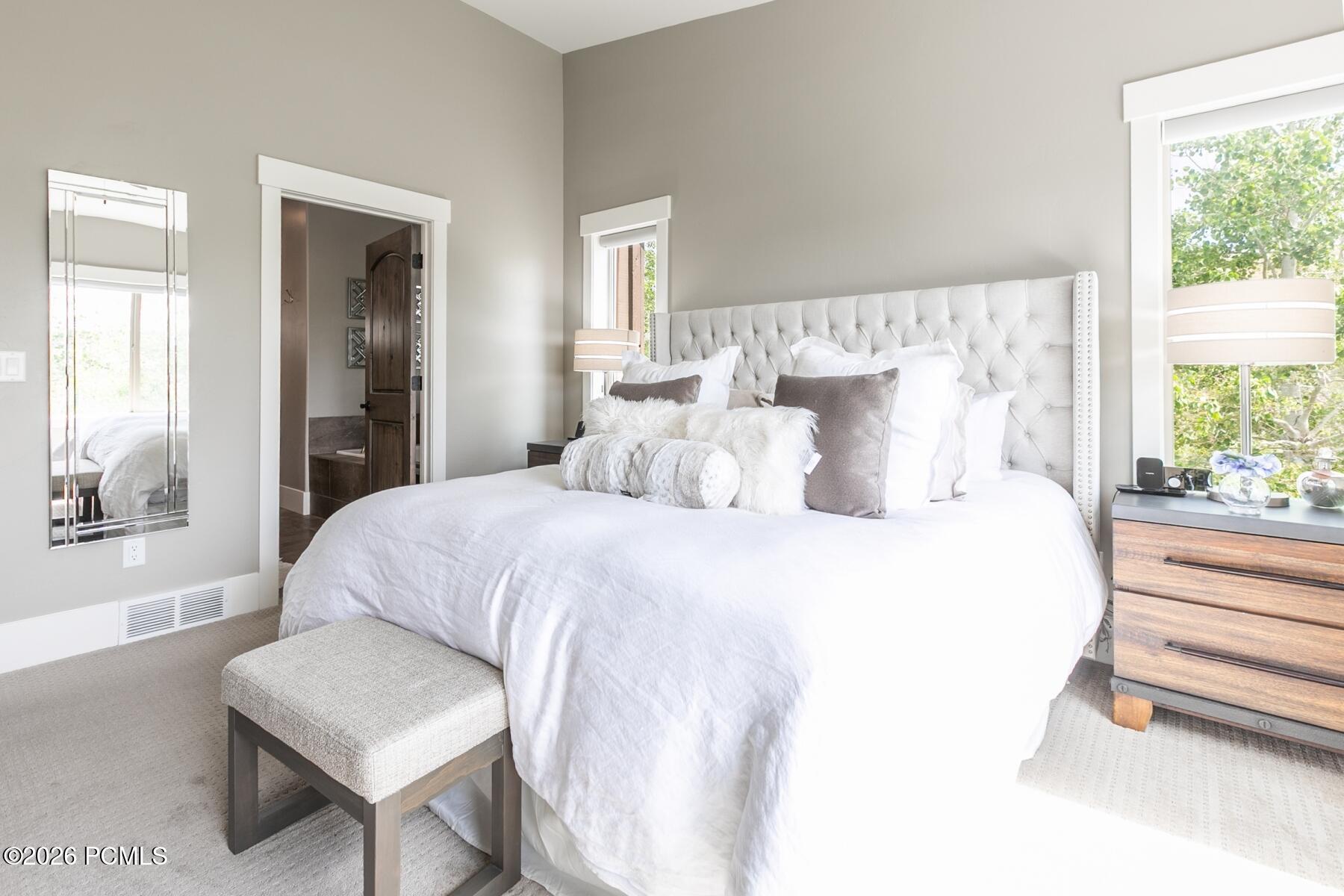 1735 E Viewside Circle