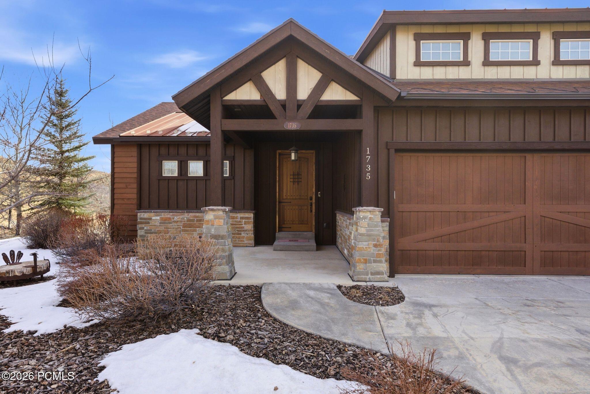 1735 E Viewside Circle