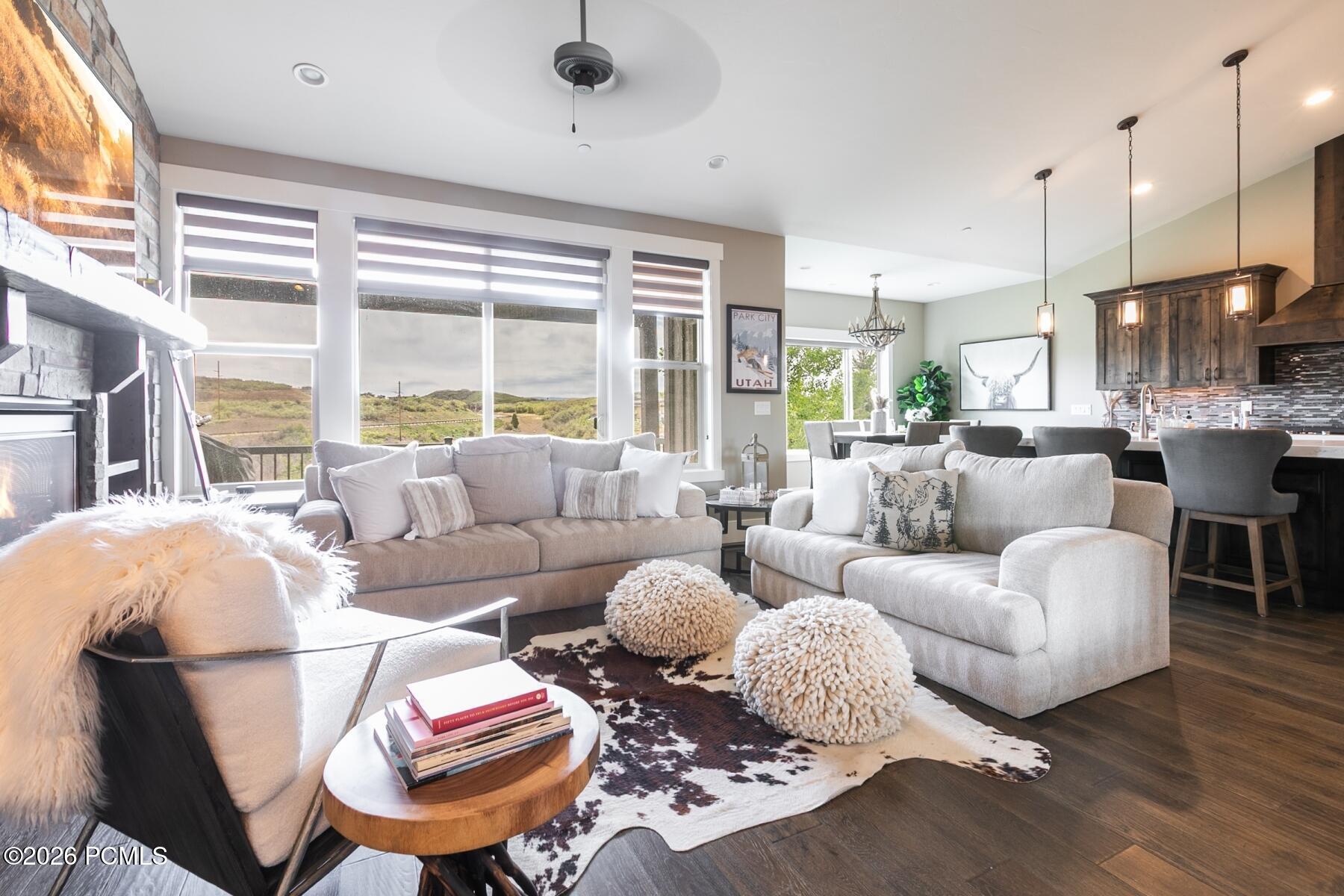 1735 E Viewside Circle