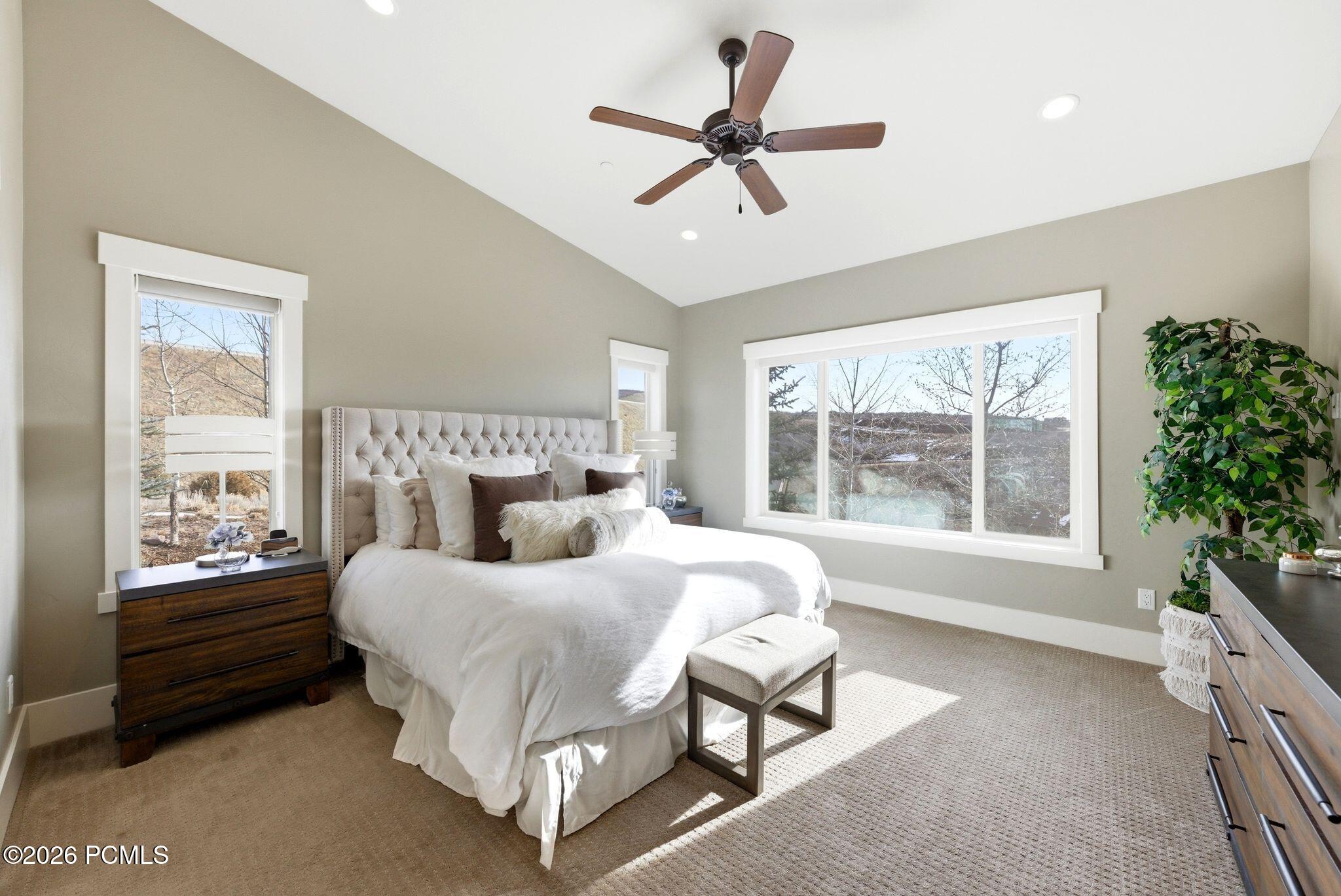 1735 E Viewside Circle