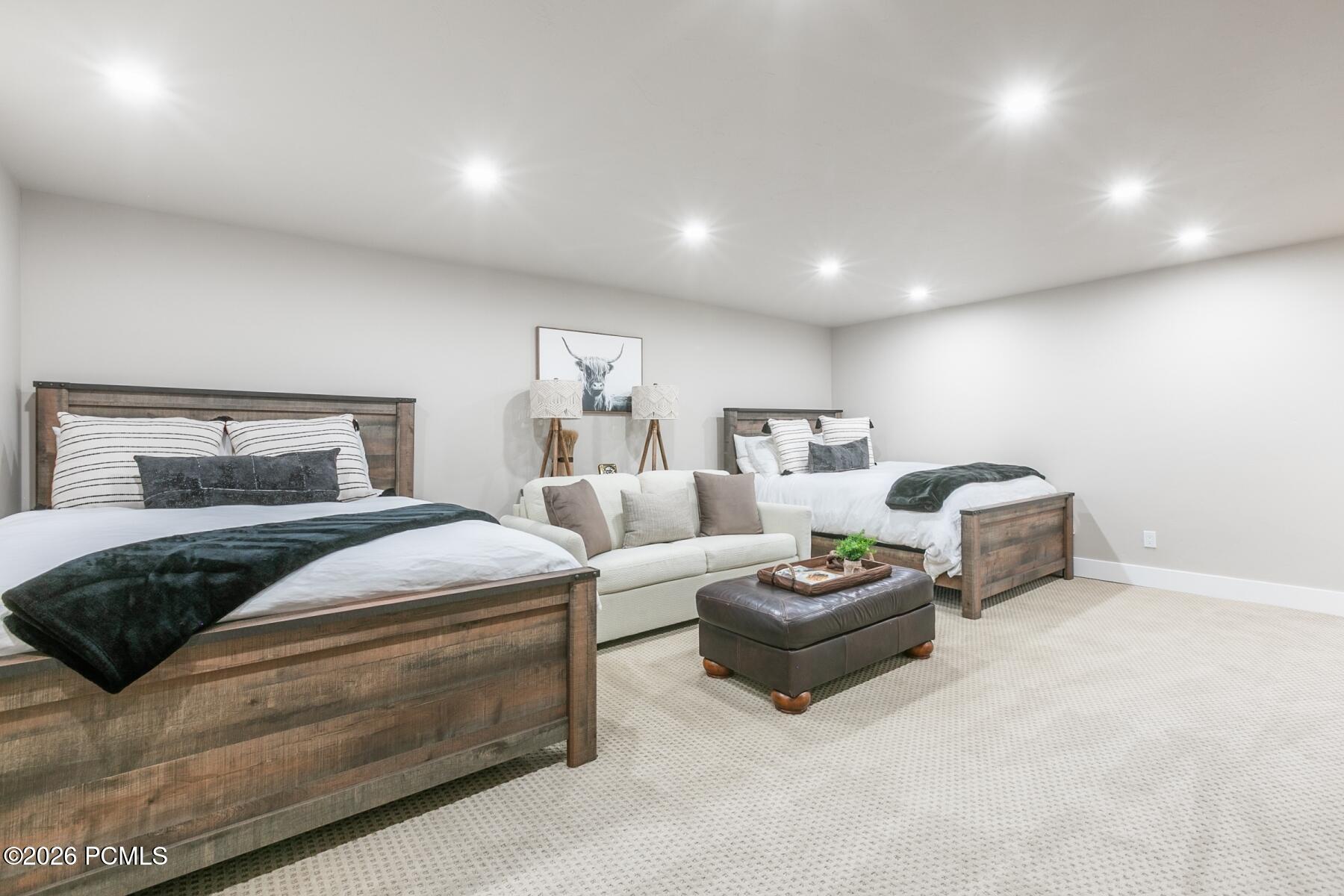 1735 E Viewside Circle