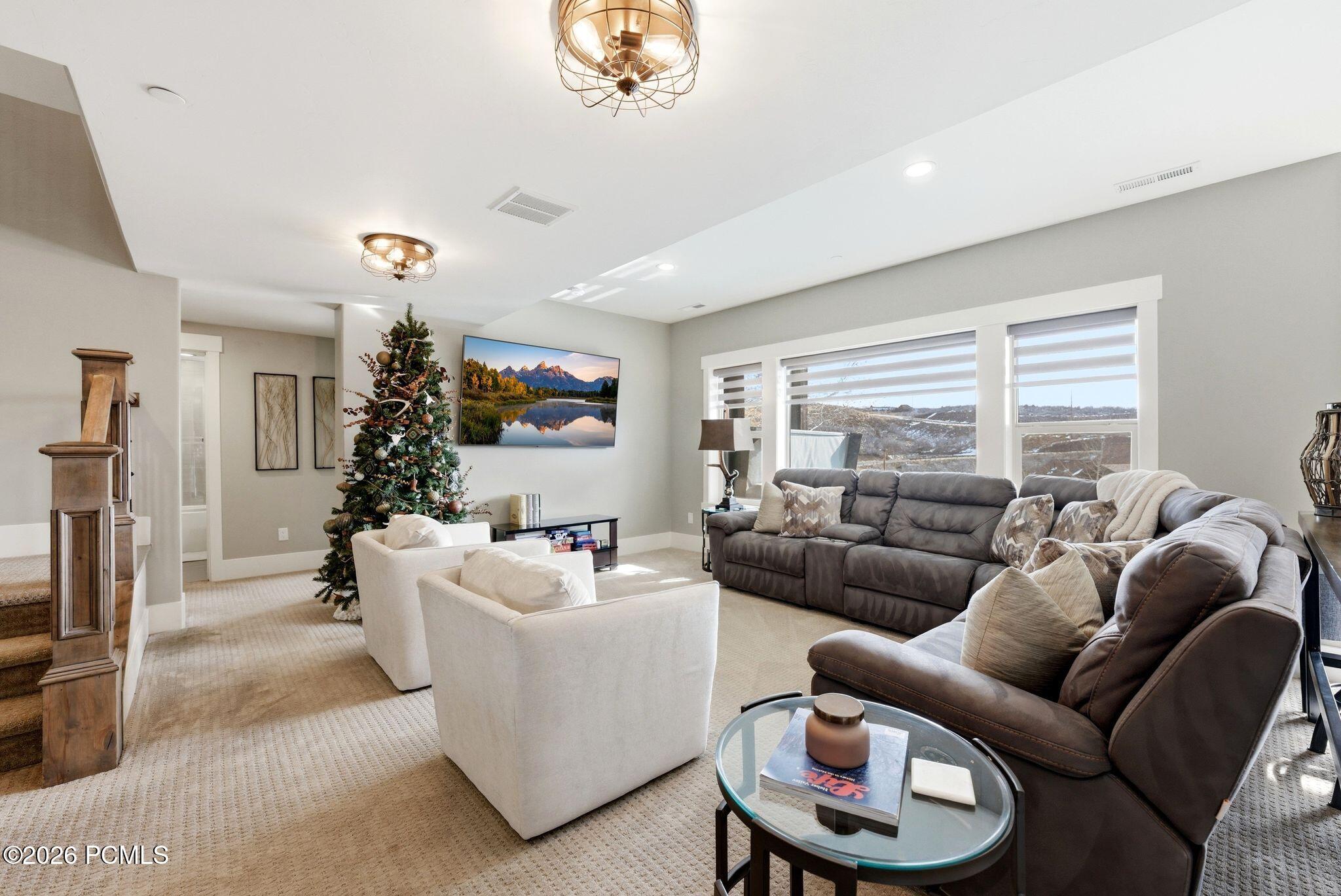 1735 E Viewside Circle