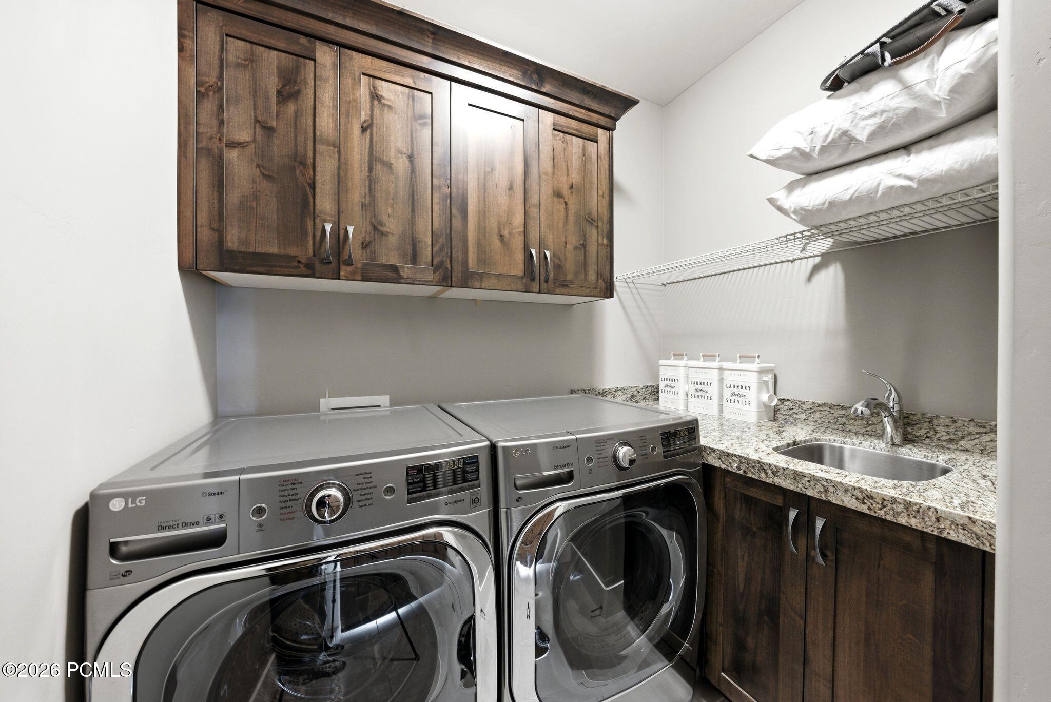 1735 E Viewside Circle