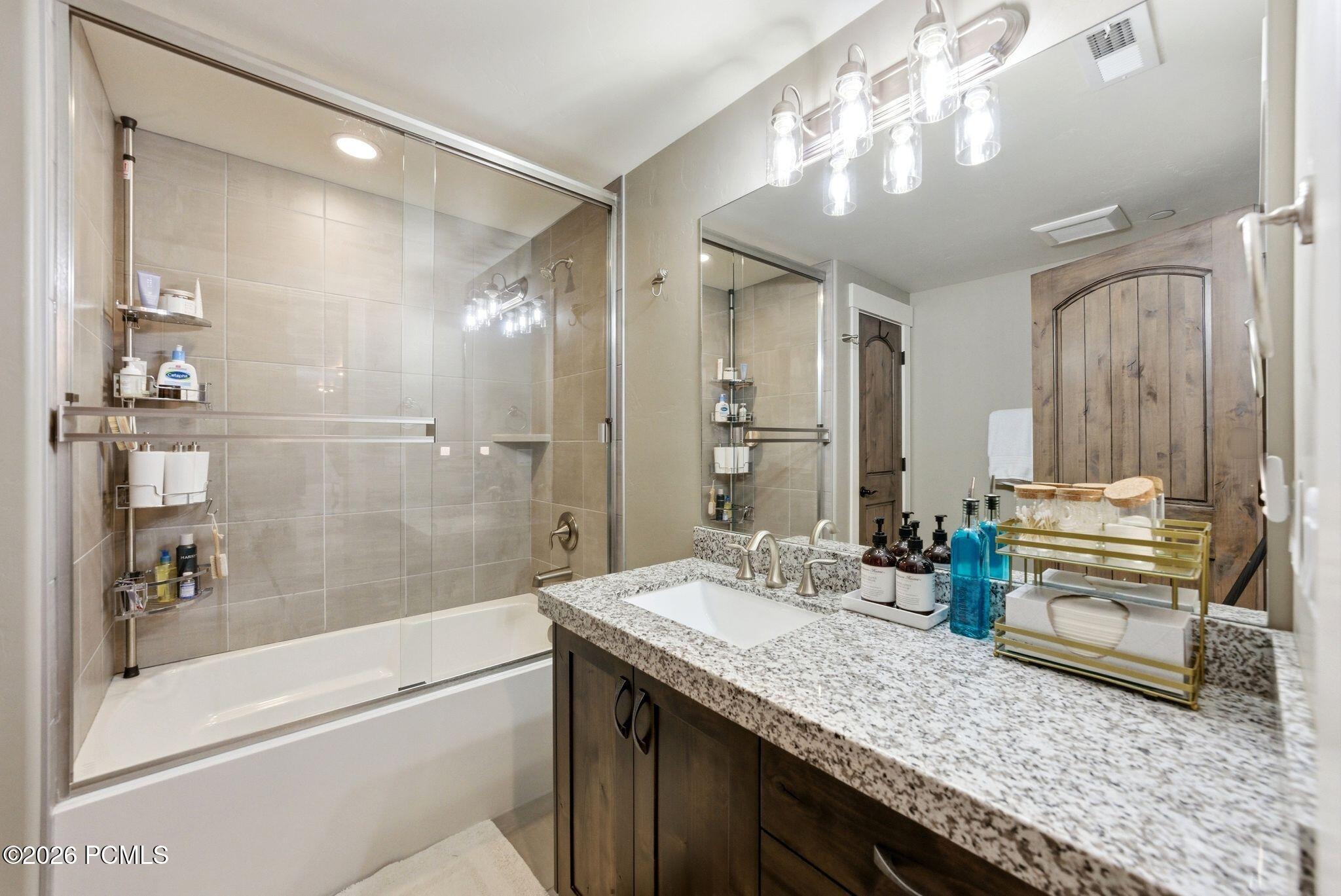 1735 E Viewside Circle