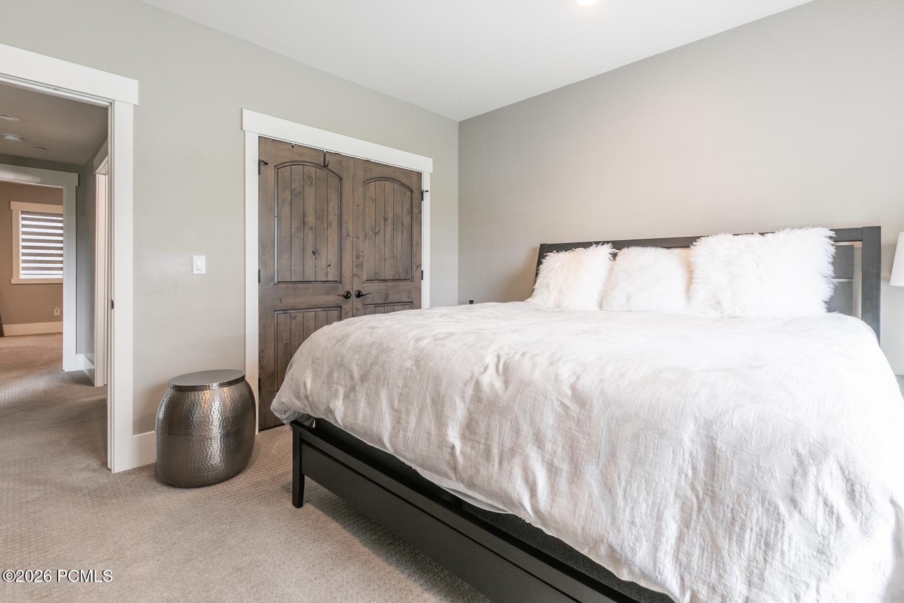 1735 E Viewside Circle