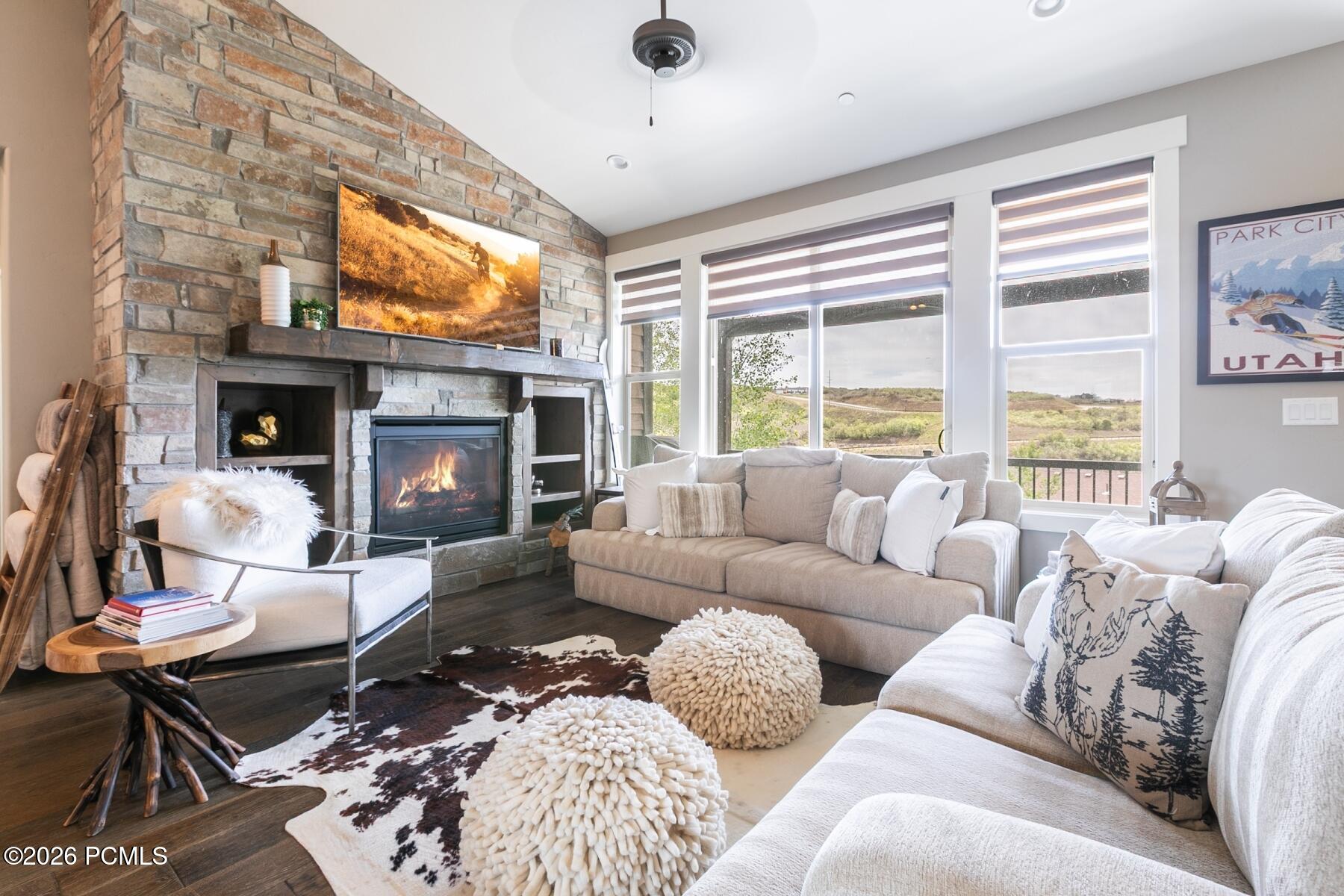 1735 E Viewside Circle