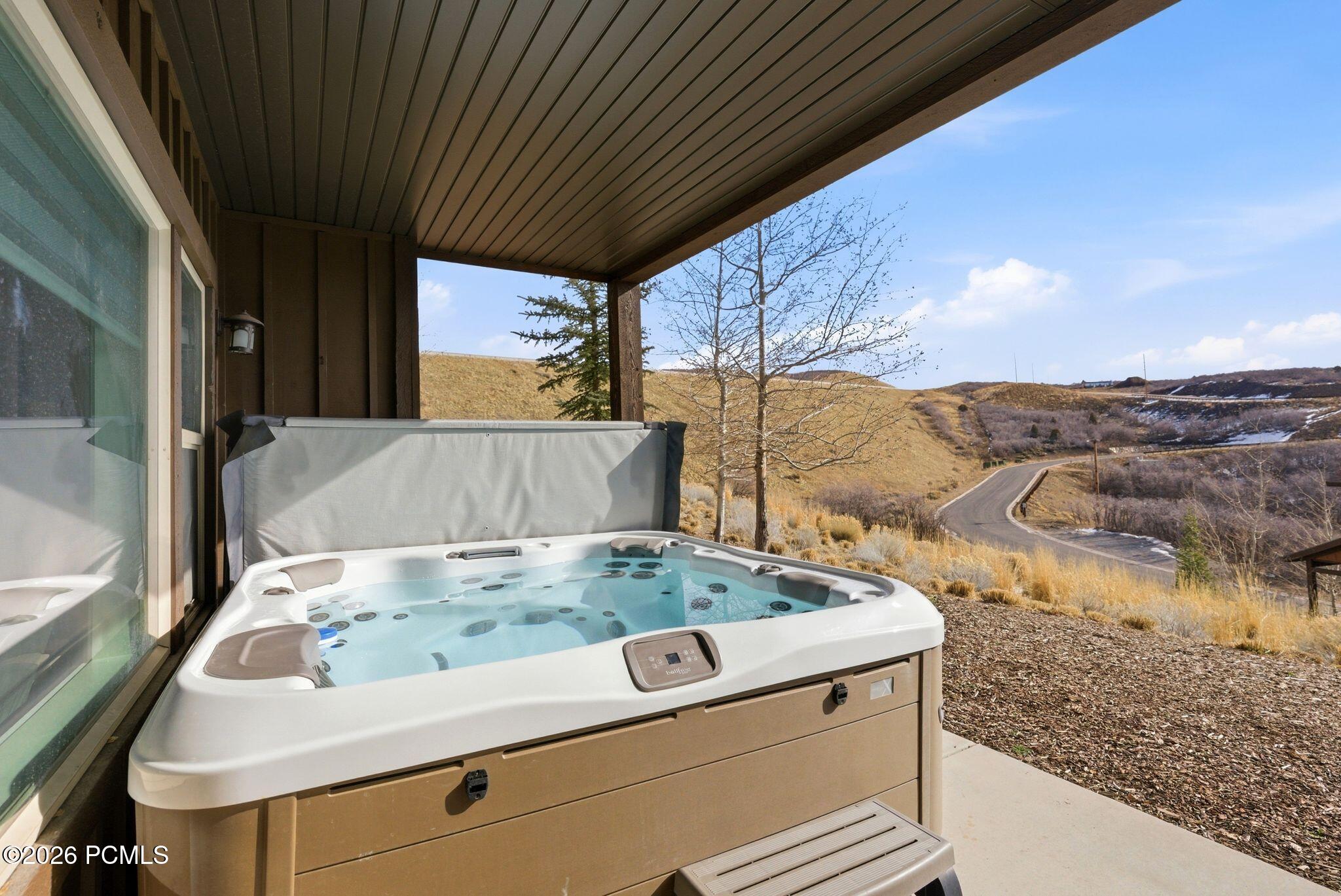 1735 E Viewside Circle