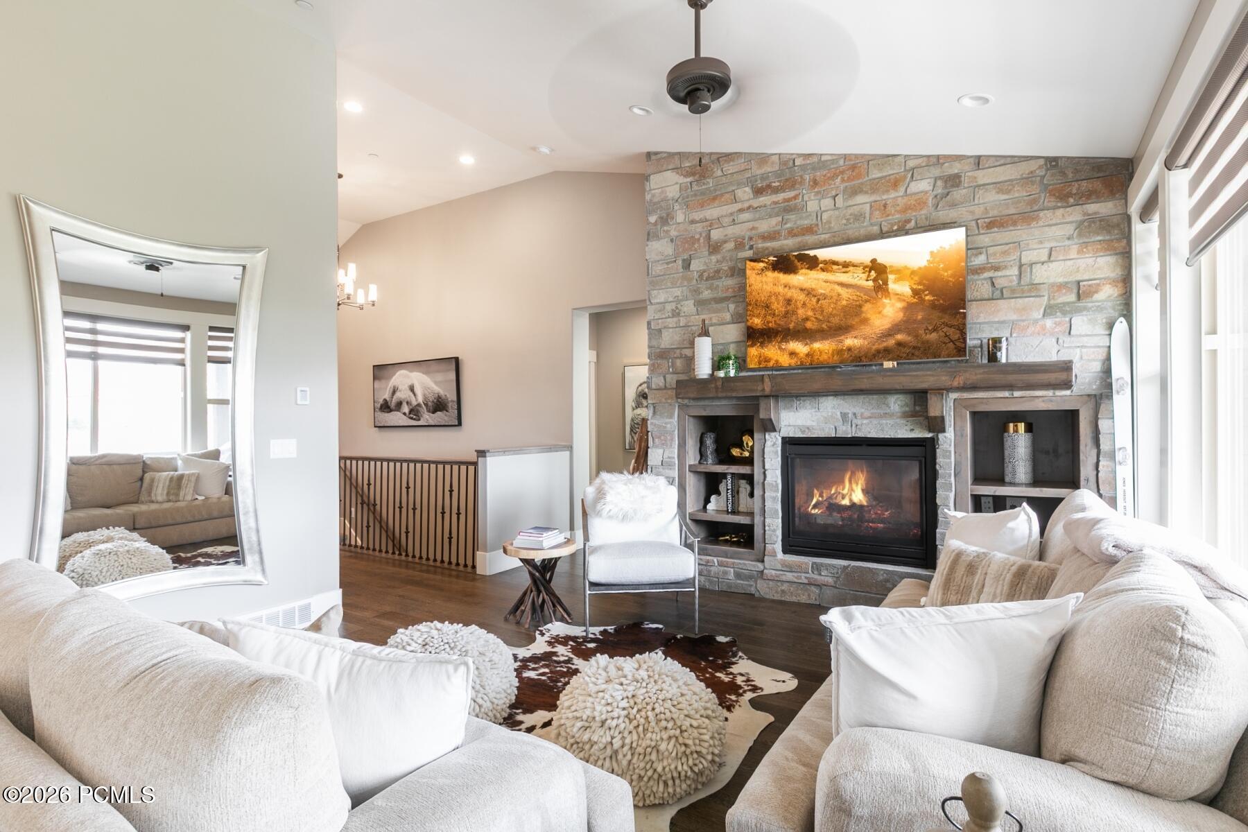 1735 E Viewside Circle