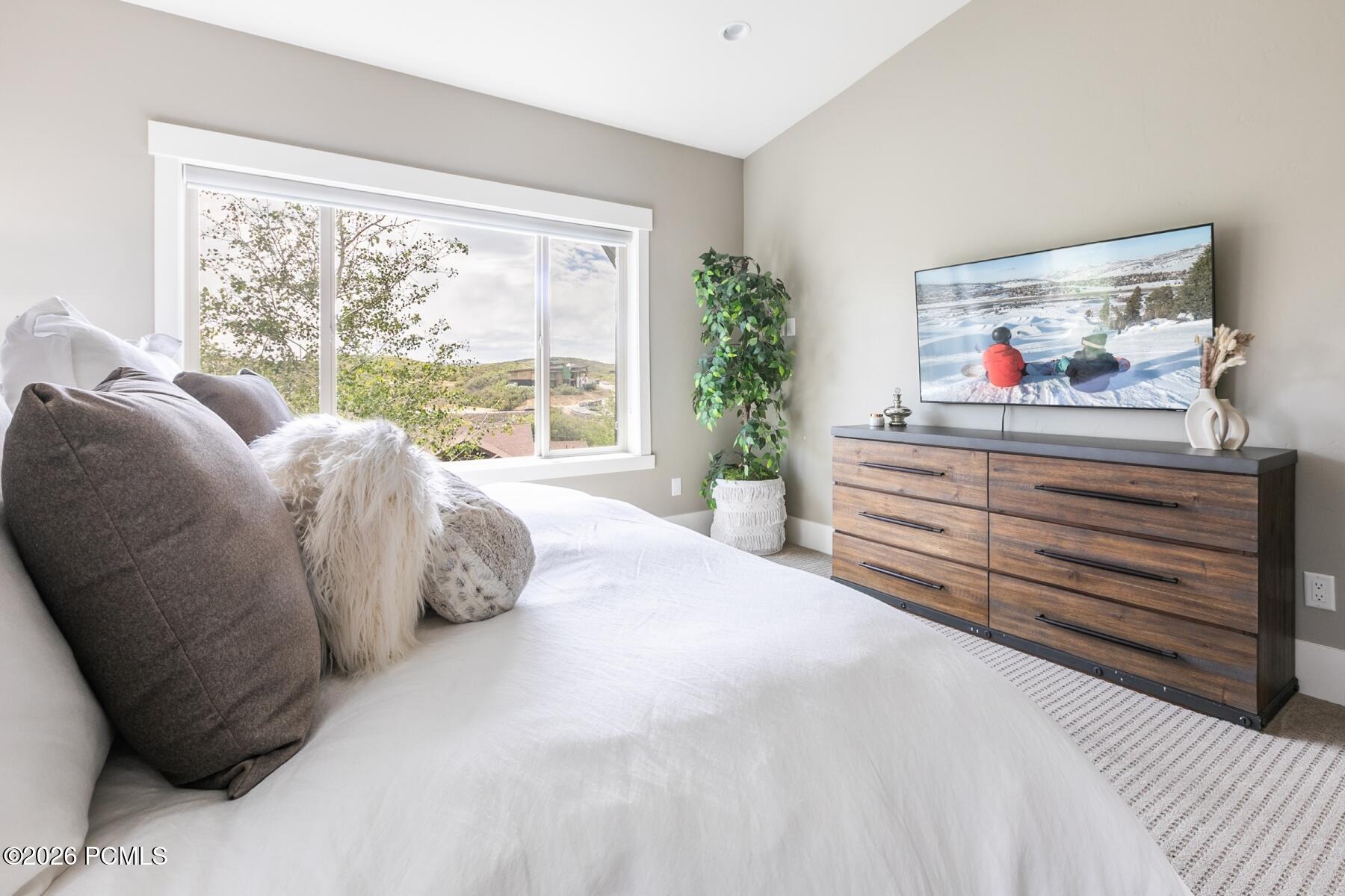 1735 E Viewside Circle