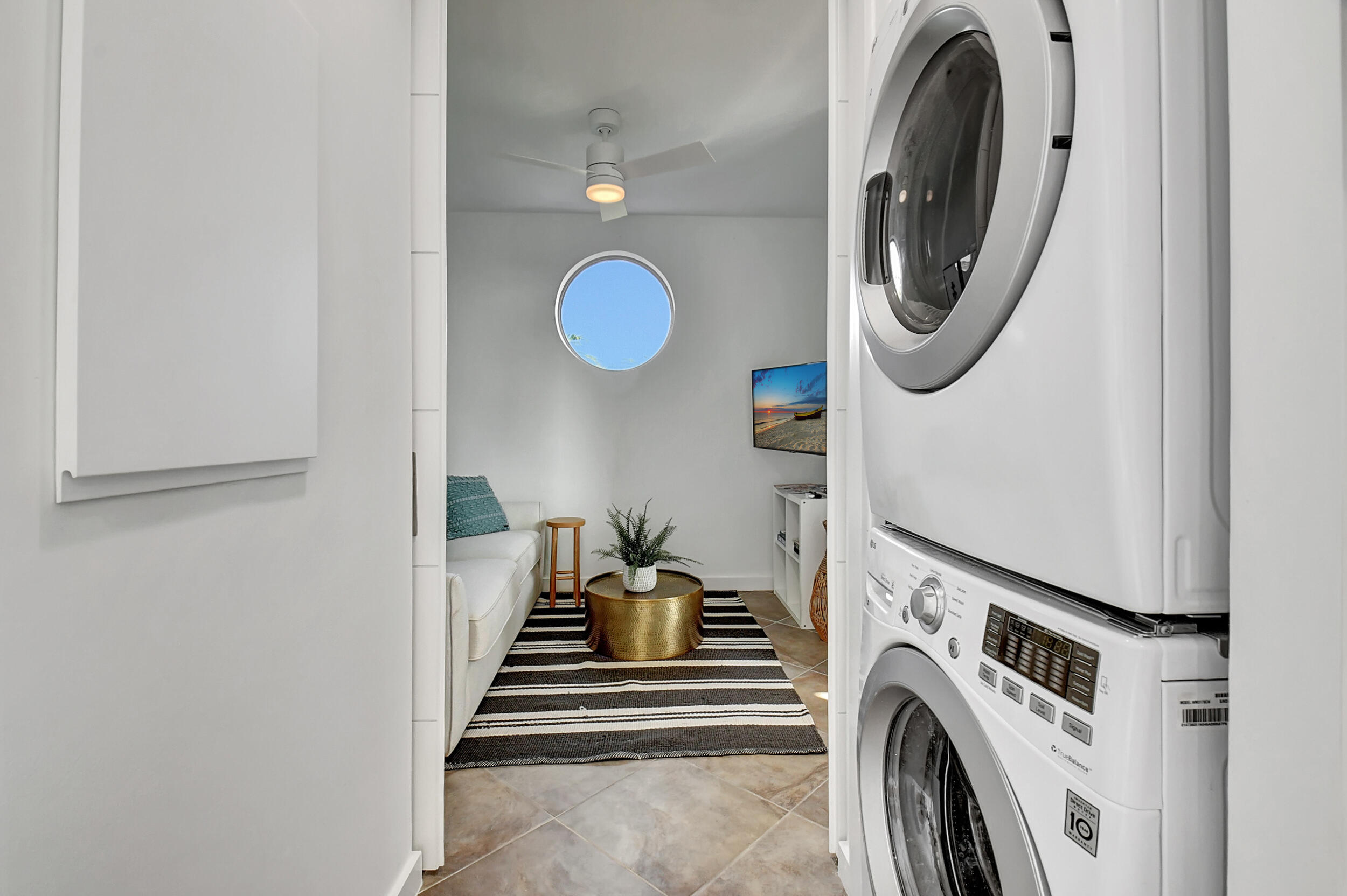 335 SE 6th Avenue 306