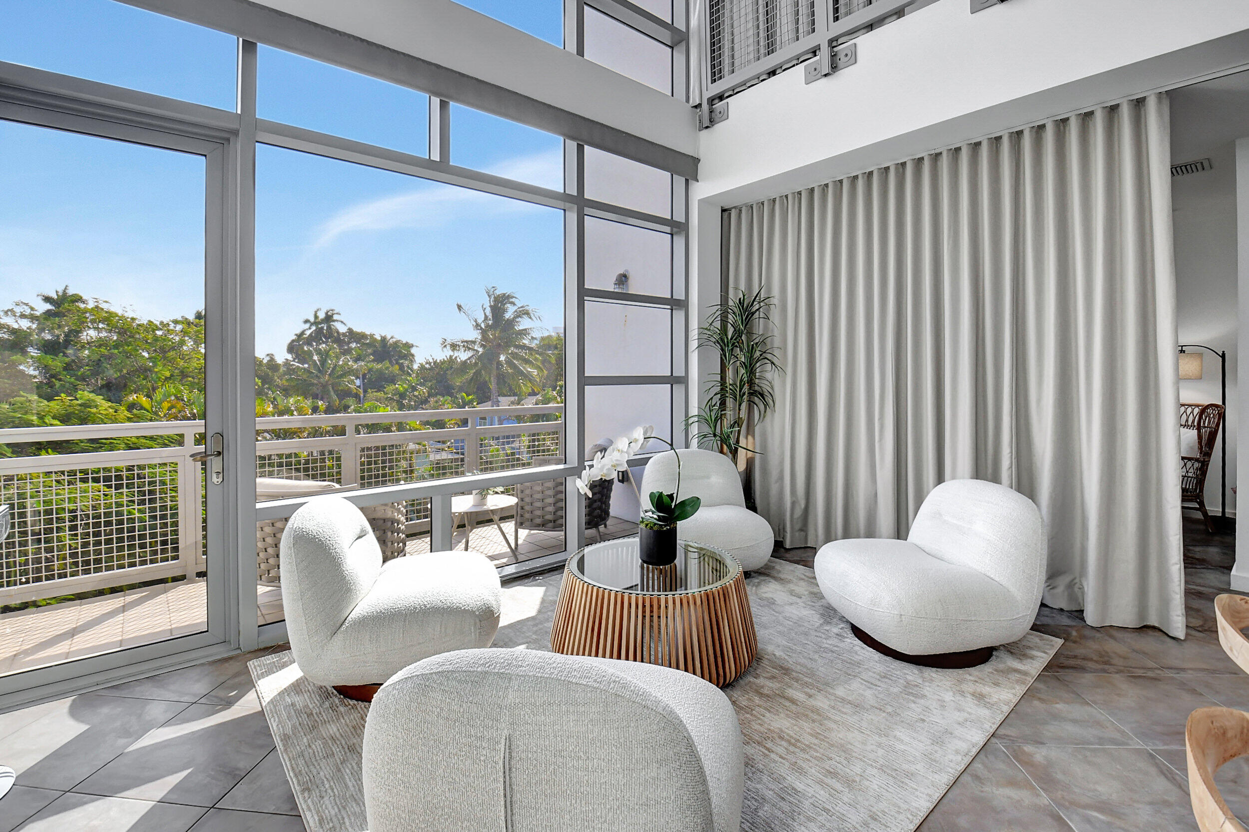 335 SE 6th Avenue 306