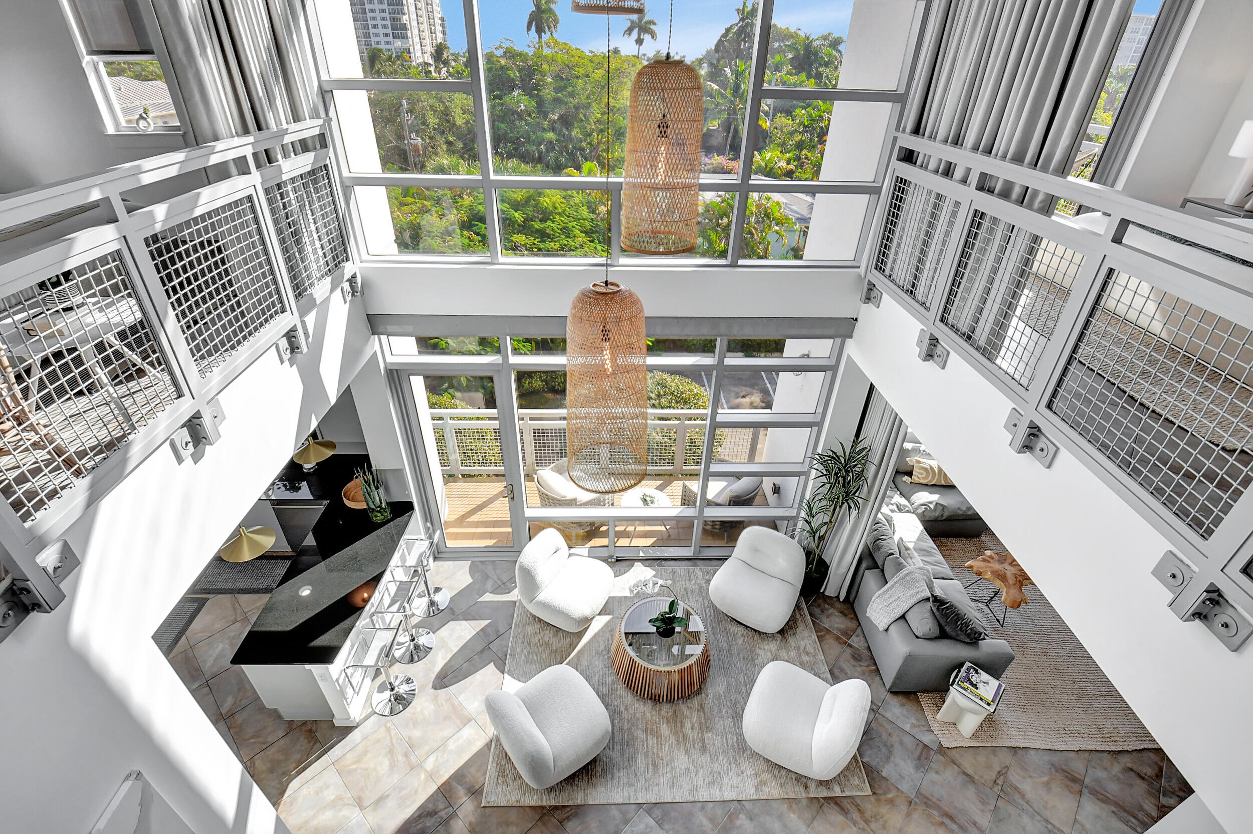 335 SE 6th Avenue 306