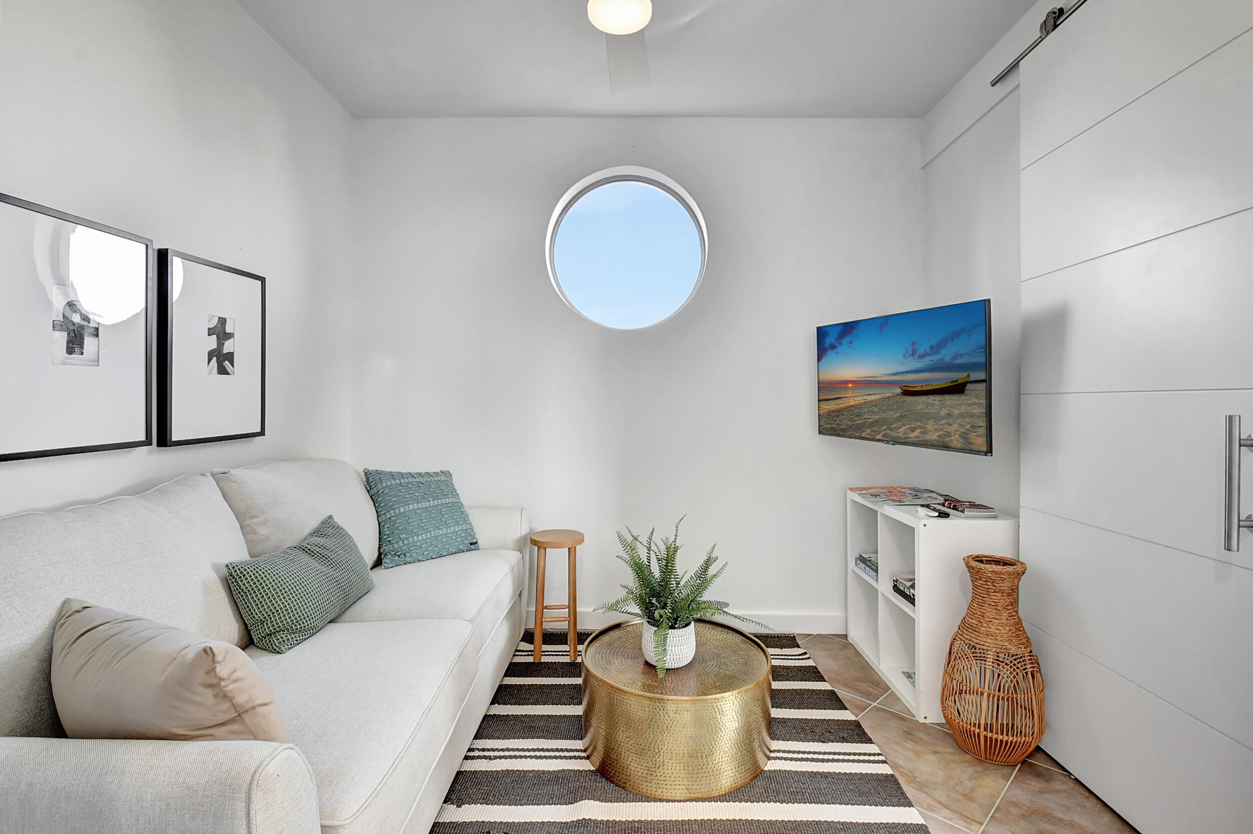 335 SE 6th Avenue 306