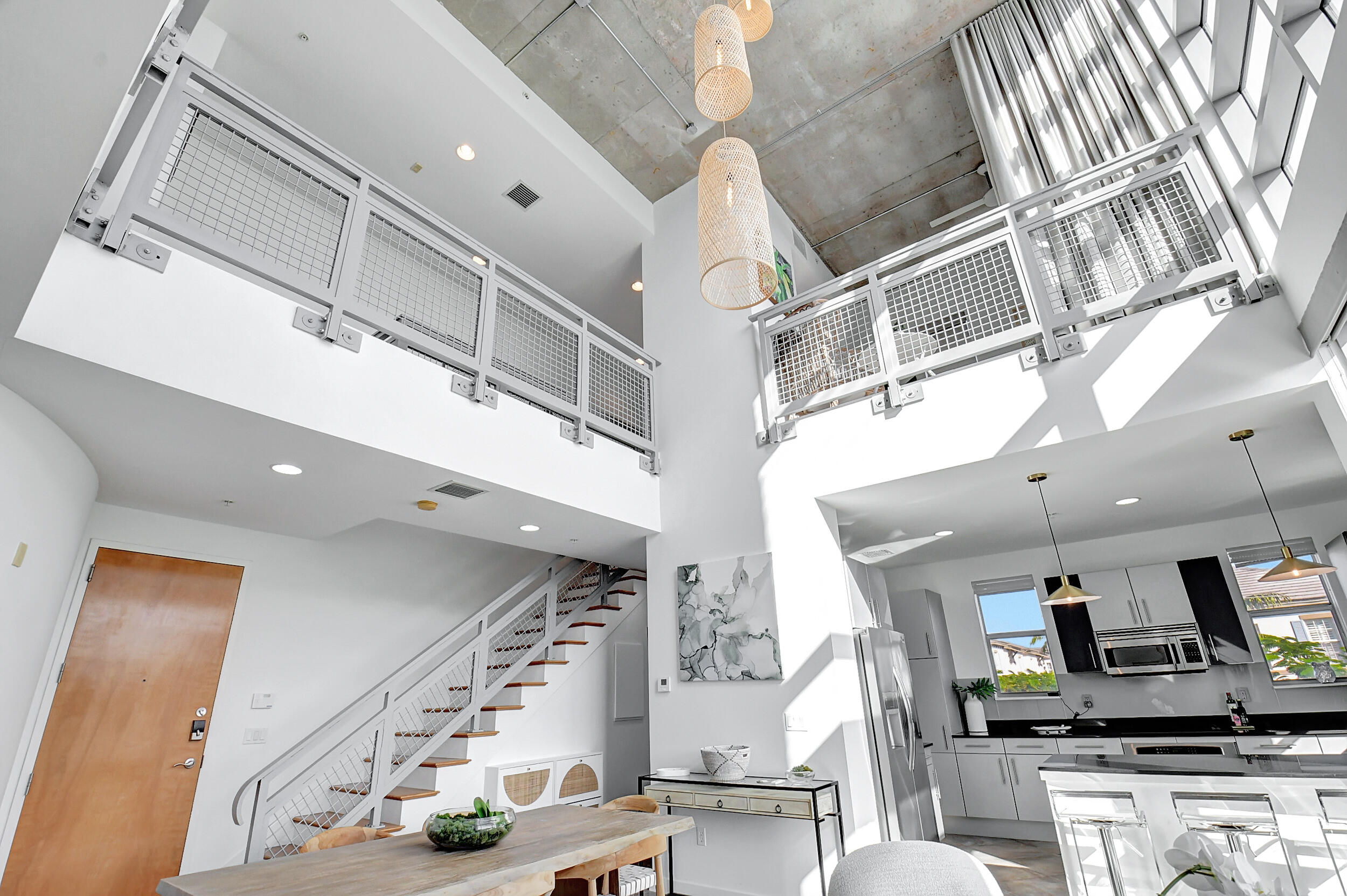 335 SE 6th Avenue 306