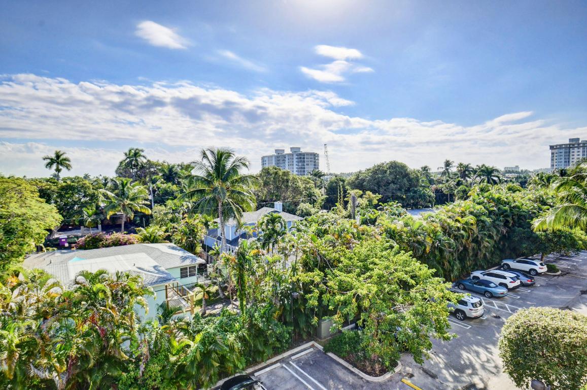 335 SE 6th Avenue 306